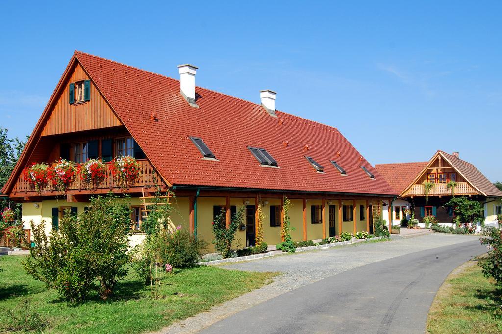 Weingut Winzerzimmer Rothschaedl Leutschach Dış mekan fotoğraf